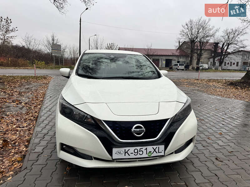 Хэтчбек Nissan Leaf 2021 в Новоселице