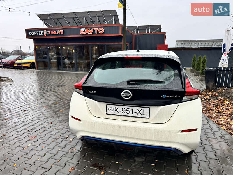 Хэтчбек Nissan Leaf 2021 в Новоселице