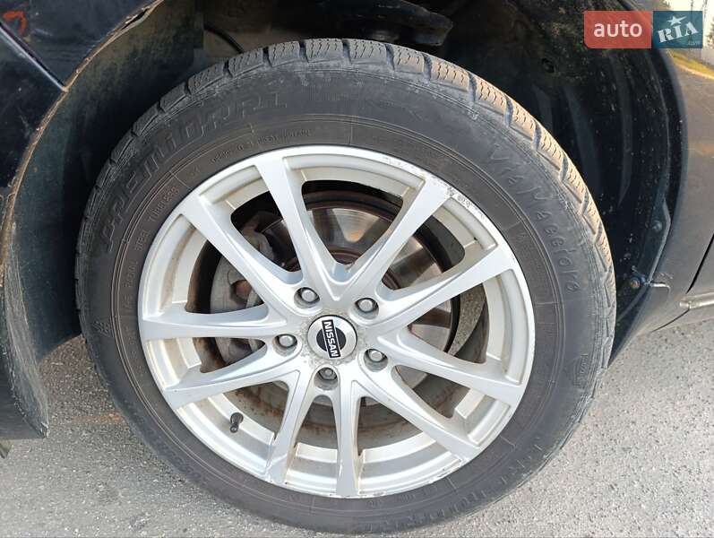 Хэтчбек Nissan Leaf 2013 в Любаре