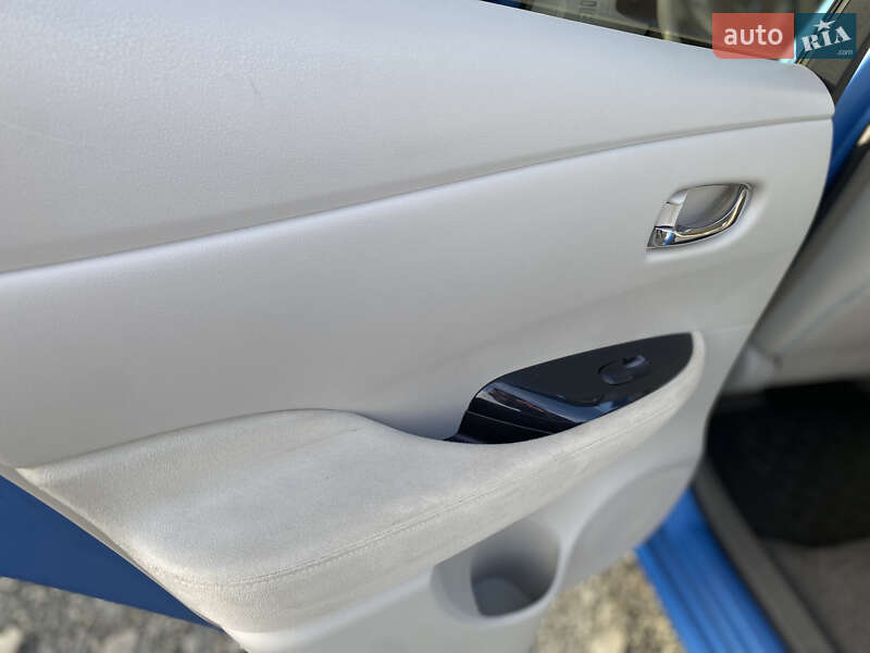 Хэтчбек Nissan Leaf 2011 в Луцке фото 42 Хэтчбек Nissan Leaf 2011 в Луцке