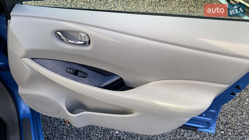 Хэтчбек Nissan Leaf 2011 в Луцке фото 44 Хэтчбек Nissan Leaf 2011 в Луцке