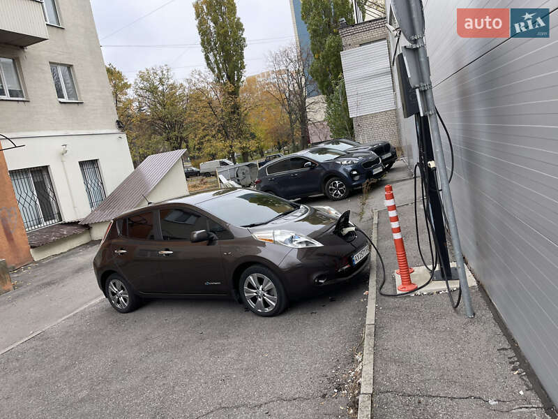 Хэтчбек Nissan Leaf 2015 в Харькове