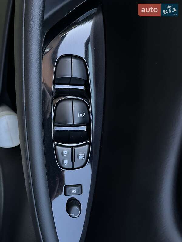 Хэтчбек Nissan Leaf 2017 в Черновцах