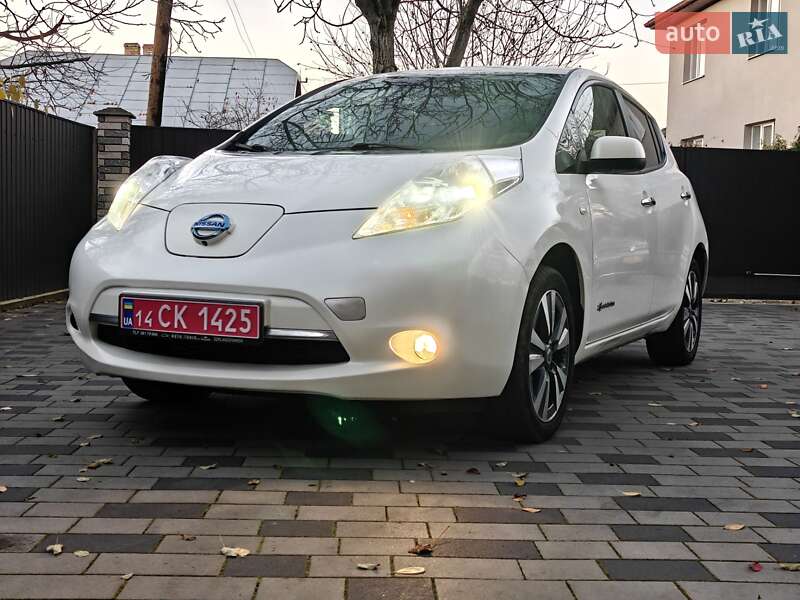 Хэтчбек Nissan Leaf 2013 в Ивано-Франковске