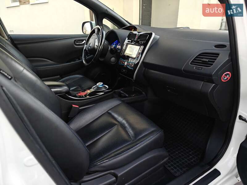 Хэтчбек Nissan Leaf 2013 в Ивано-Франковске