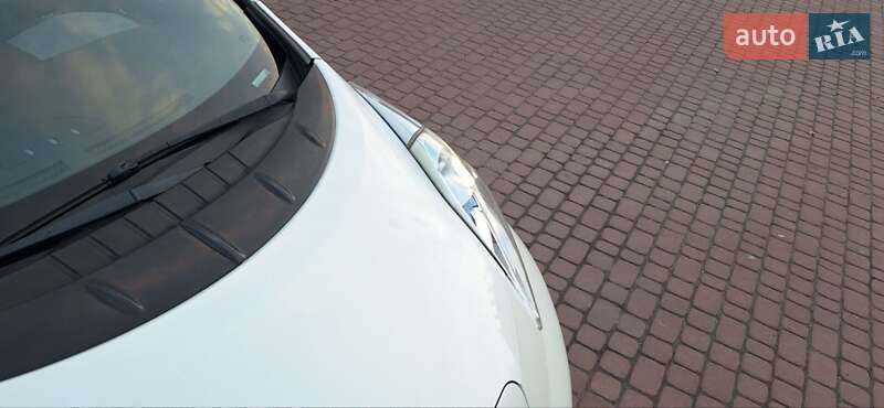Хэтчбек Nissan Leaf 2013 в Ровно