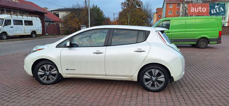 Хэтчбек Nissan Leaf 2013 в Ровно