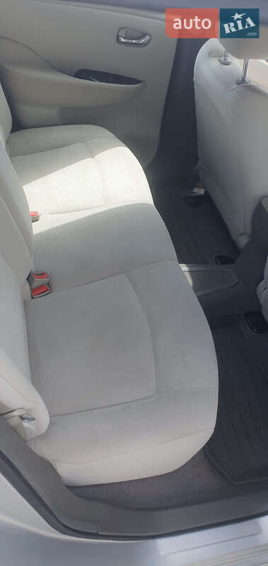 Хетчбек Nissan Leaf 2012 в Житомирі