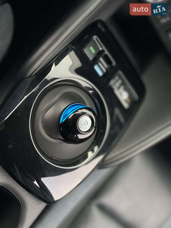 Хэтчбек Nissan Leaf 2023 в Луцке