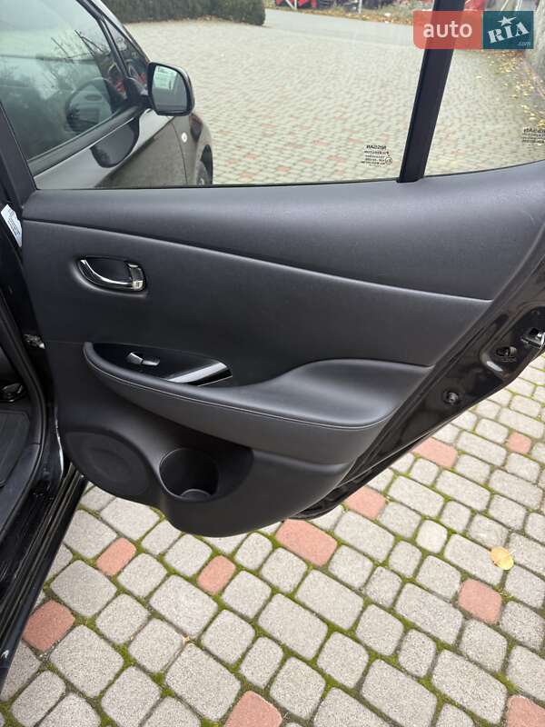 Хэтчбек Nissan Leaf 2013 в Тернополе