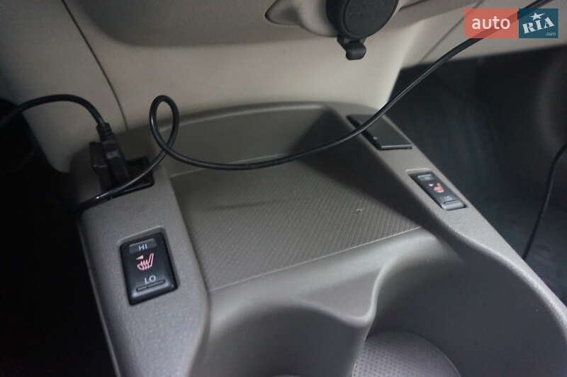 Хэтчбек Nissan Leaf 2011 в Самборе