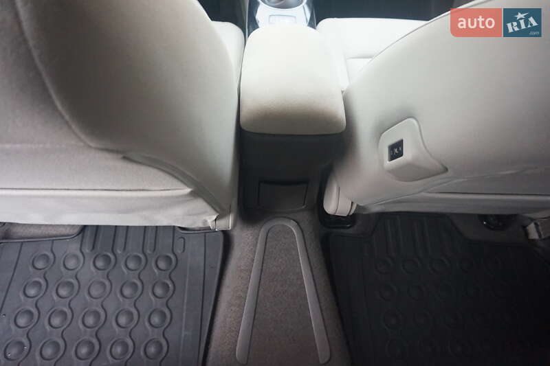 Хэтчбек Nissan Leaf 2011 в Самборе