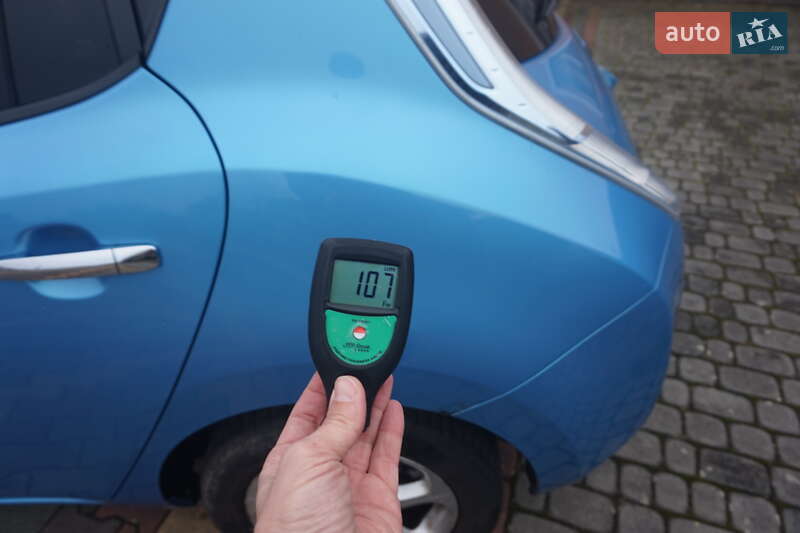 Хэтчбек Nissan Leaf 2011 в Самборе