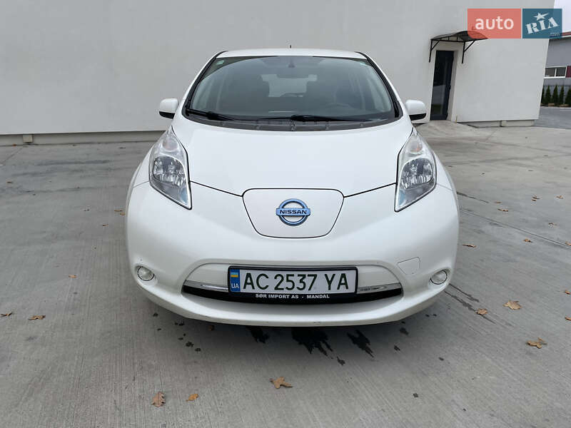 Хэтчбек Nissan Leaf 2015 в Луцке фото 2 Хэтчбек Nissan Leaf 2015 в Луцке