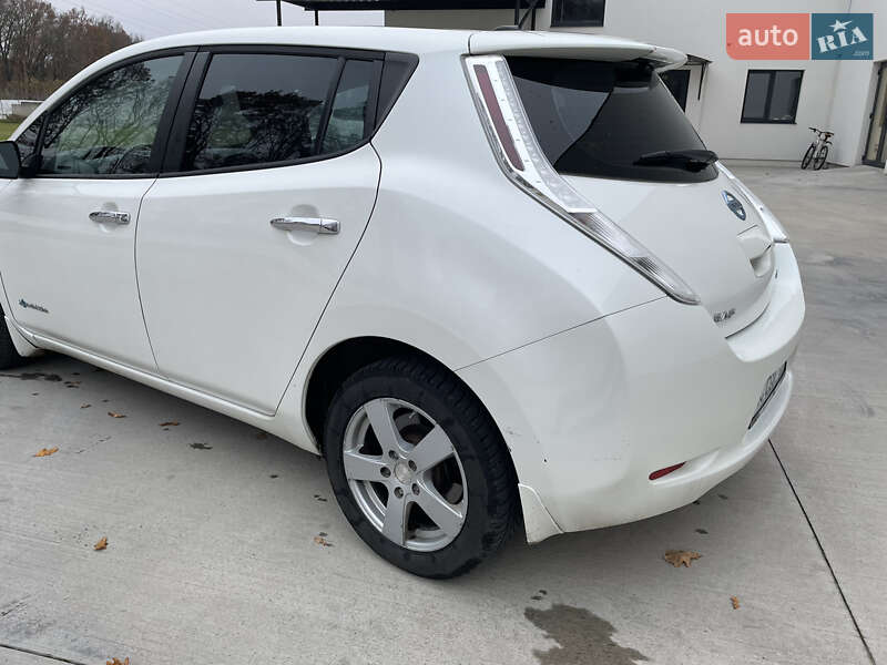 Хэтчбек Nissan Leaf 2015 в Луцке фото 5 Хэтчбек Nissan Leaf 2015 в Луцке
