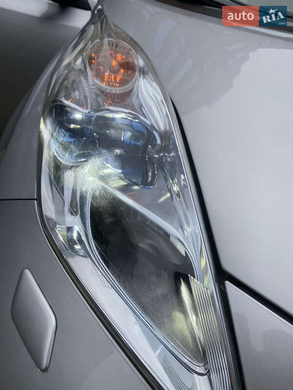 Хетчбек Nissan Leaf 2012 в Луцьку