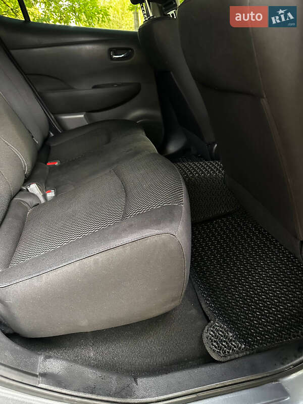 Хэтчбек Nissan Leaf 2015 в Одессе