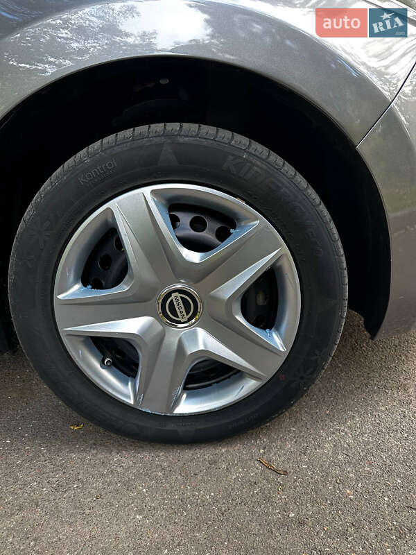 Хэтчбек Nissan Leaf 2015 в Одессе