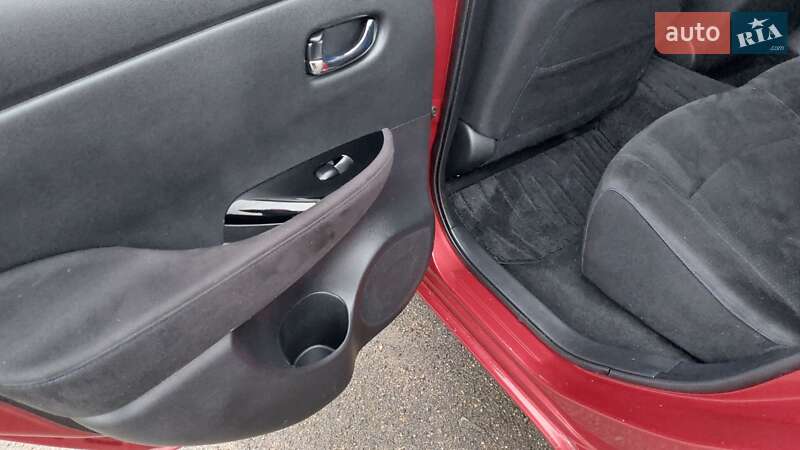 Хэтчбек Nissan Leaf 2016 в Фастове