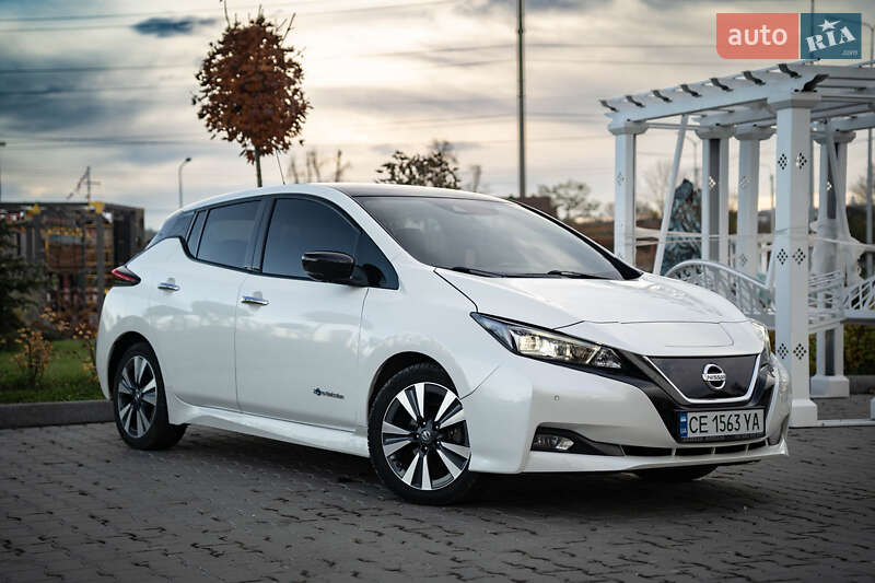 Хэтчбек Nissan Leaf 2018 в Черновцах