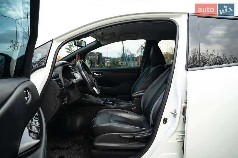 Хэтчбек Nissan Leaf 2018 в Черновцах