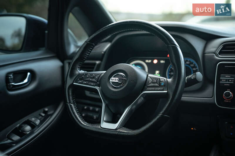 Хэтчбек Nissan Leaf 2018 в Черновцах