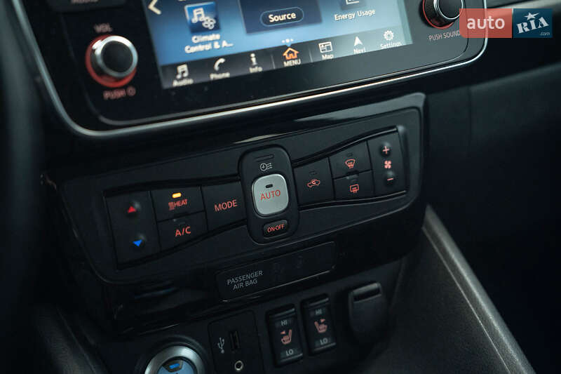 Хэтчбек Nissan Leaf 2018 в Черновцах