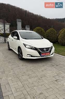 Хетчбек Nissan Leaf 2020 в Долині