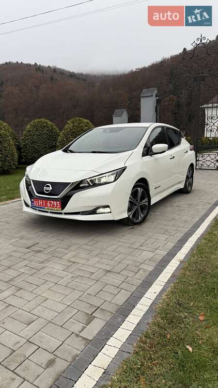 Хэтчбек Nissan Leaf 2020 в Долине