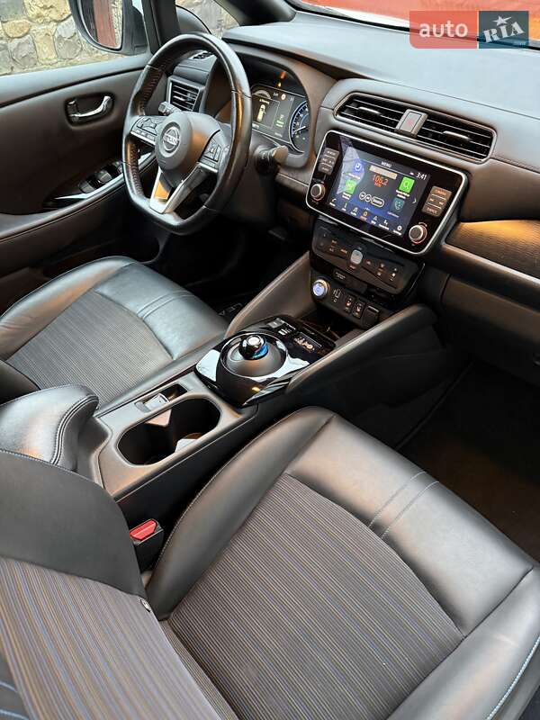 Хэтчбек Nissan Leaf 2020 в Долине