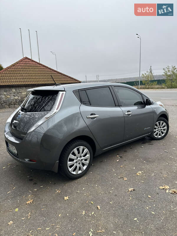 Хетчбек Nissan Leaf 2016 в Вінниці