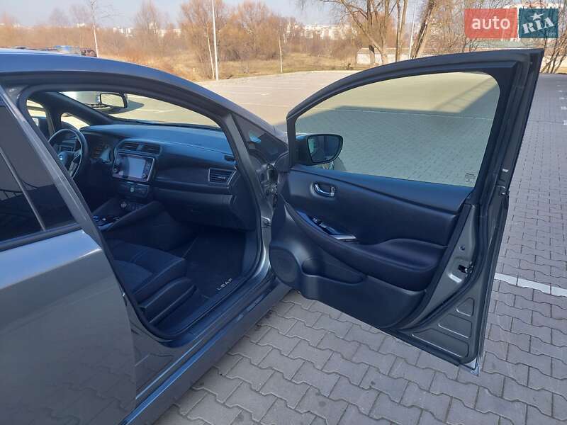 Хетчбек Nissan Leaf 2020 в Хмельницькому