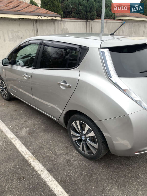 Хэтчбек Nissan Leaf 2014 в Полтаве