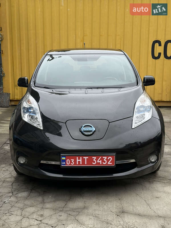 Хетчбек Nissan Leaf 2014 в Умані