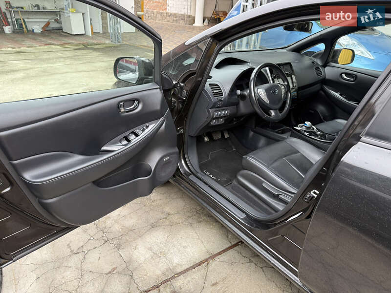 Хетчбек Nissan Leaf 2014 в Умані