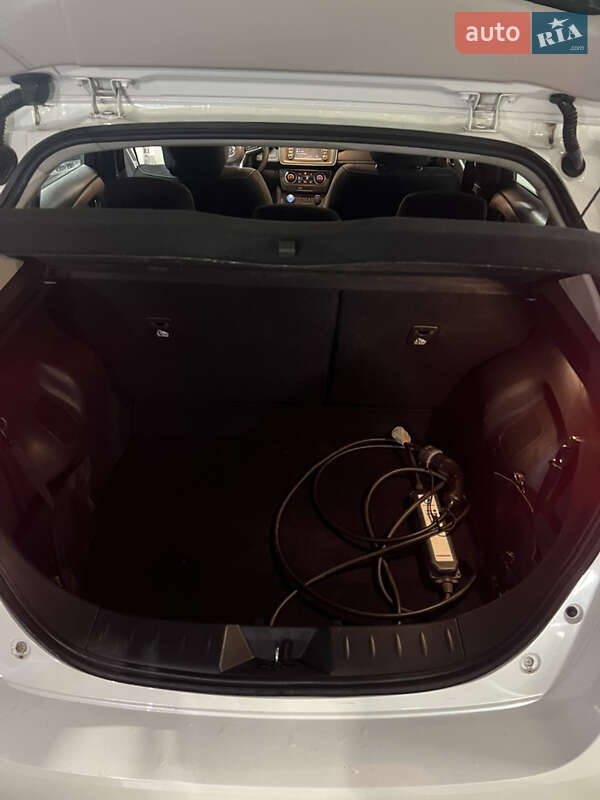 Хэтчбек Nissan Leaf 2018 в Киеве фото 16 Хэтчбек Nissan Leaf 2018 в Киеве