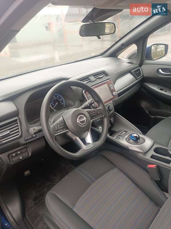 Хэтчбек Nissan Leaf 2024 в Каменском