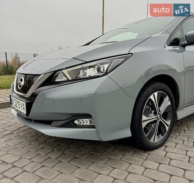 Хэтчбек Nissan Leaf 2022 в Ровно