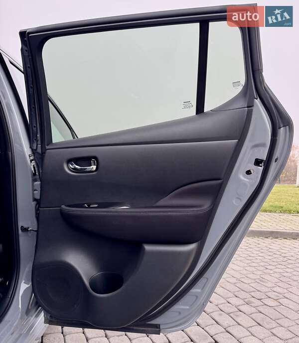 Хэтчбек Nissan Leaf 2022 в Ровно