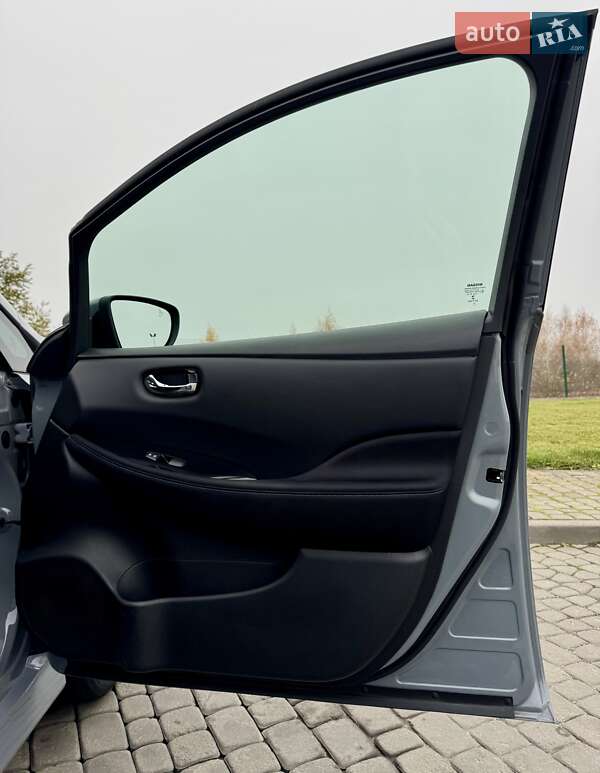 Хэтчбек Nissan Leaf 2022 в Ровно