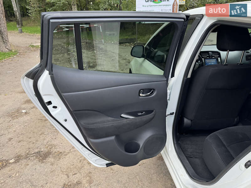 Хэтчбек Nissan Leaf 2013 в Одессе