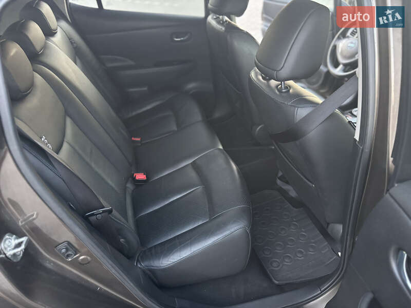 Хетчбек Nissan Leaf 2016 в Володимирі