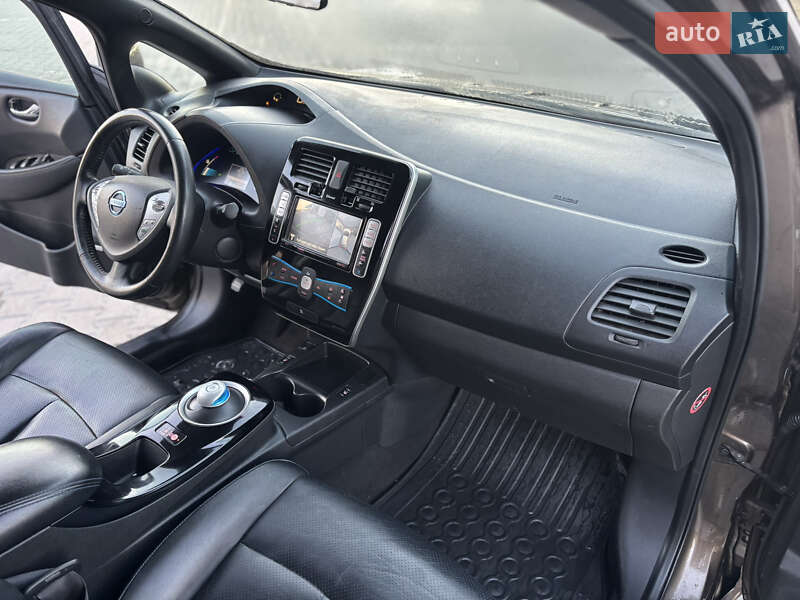 Хетчбек Nissan Leaf 2016 в Володимирі