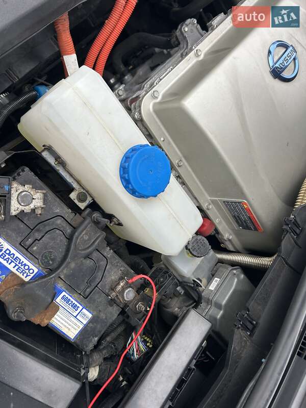 Хетчбек Nissan Leaf 2015 в Одесі