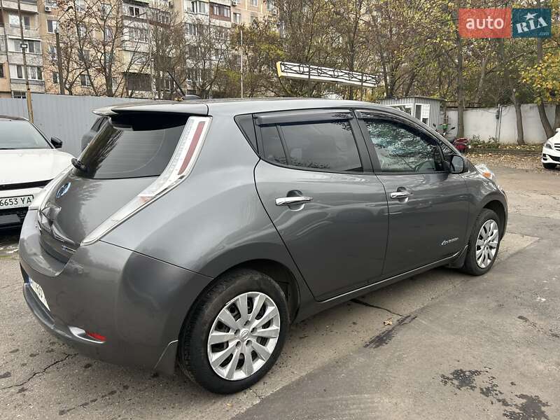 Хетчбек Nissan Leaf 2015 в Одесі