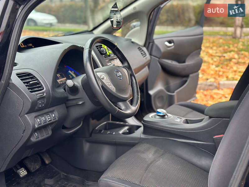 Хэтчбек Nissan Leaf 2014 в Днепре