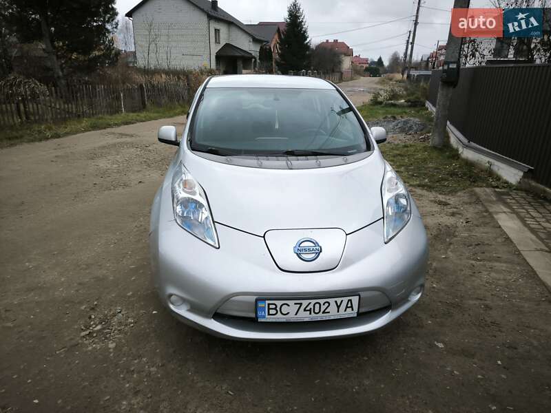 Хэтчбек Nissan Leaf 2013 в Львове