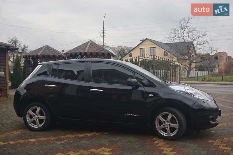 Хэтчбек Nissan Leaf 2012 в Самборе