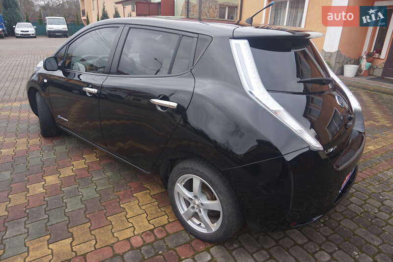 Хэтчбек Nissan Leaf 2012 в Самборе
