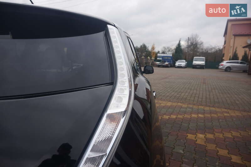 Хэтчбек Nissan Leaf 2012 в Самборе